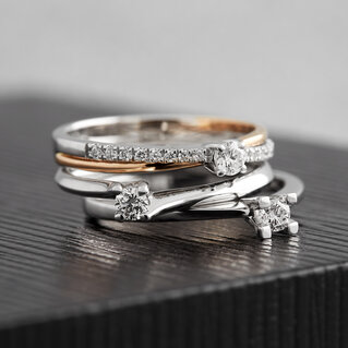 18kt essential jewelry with diamonds