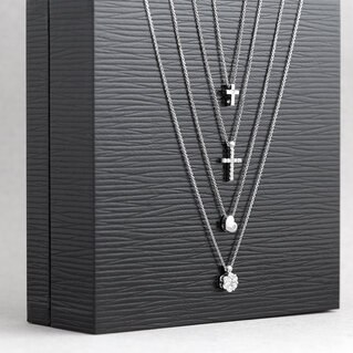 18kt essential jewelry with diamonds