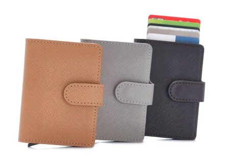 ACCESSORI IN PELLE PER GLI UOMINI